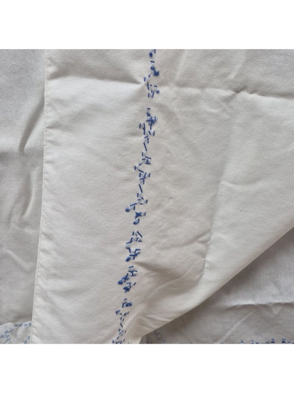 Vintage Hand Embroidered White Tablecloth Blue Cross-Stitch Heart Floral Cotton - Picture 10 of 14